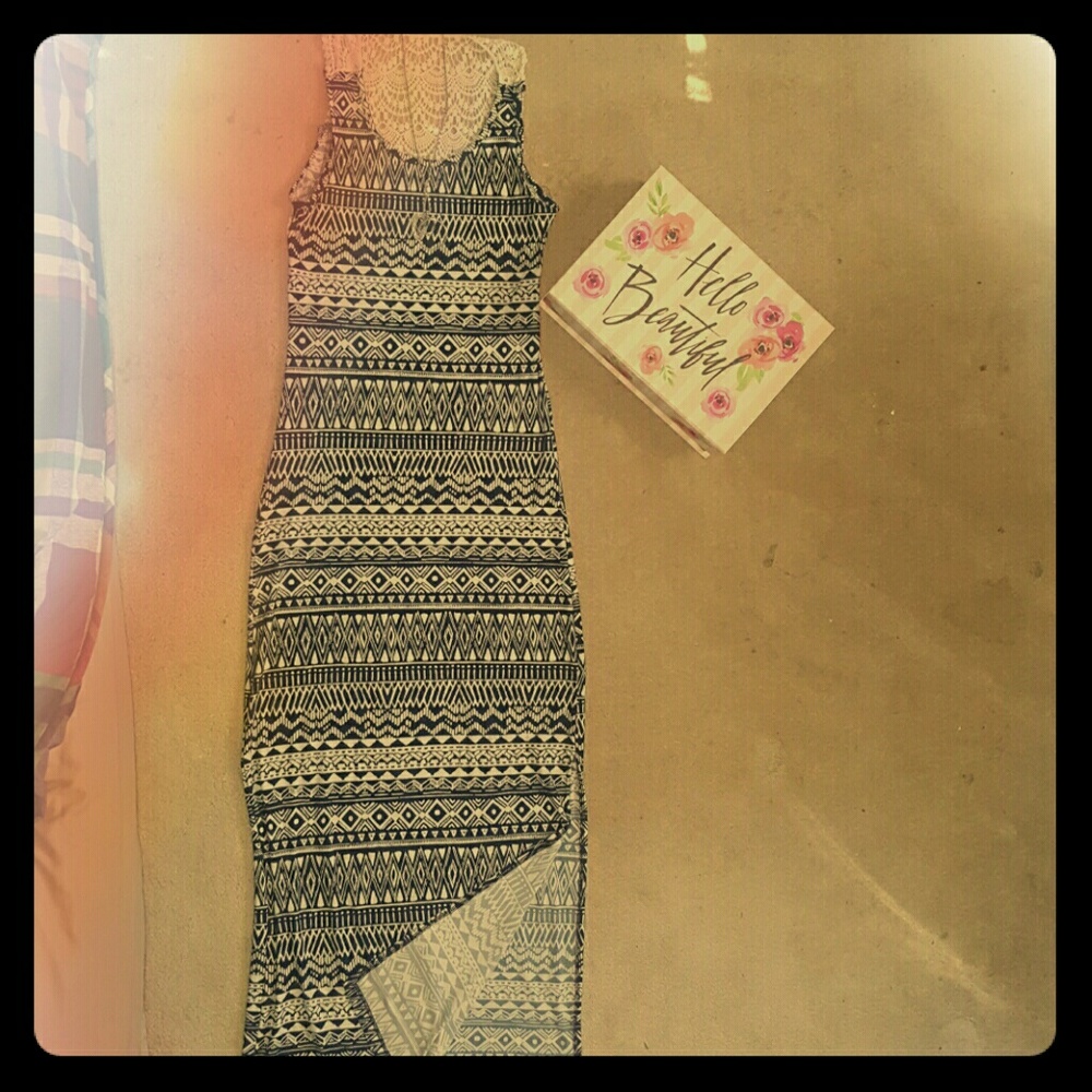 Maxxii Dress